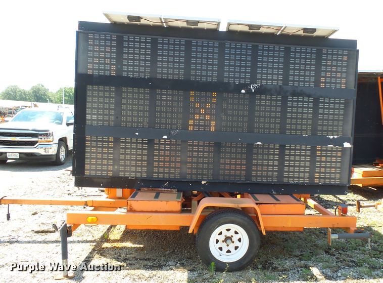 image for item DE7892 2001 American Signal CMST330 message board