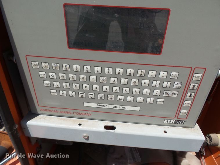 image for item DE7892 2001 American Signal CMST330 message board