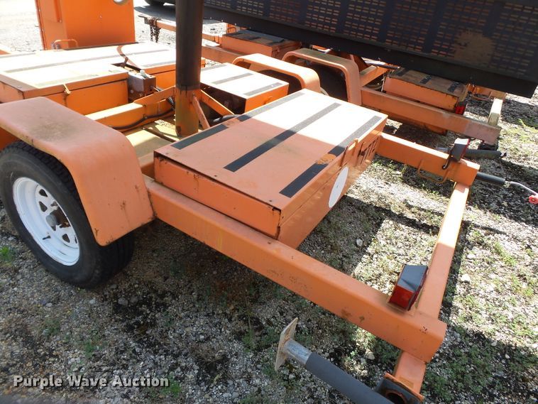 image for item DE7892 2001 American Signal CMST330 message board