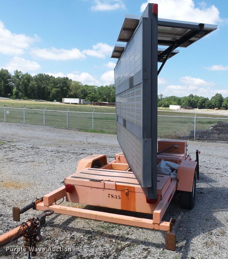 image for item DE7895 2004 American Signal CMST330 message board