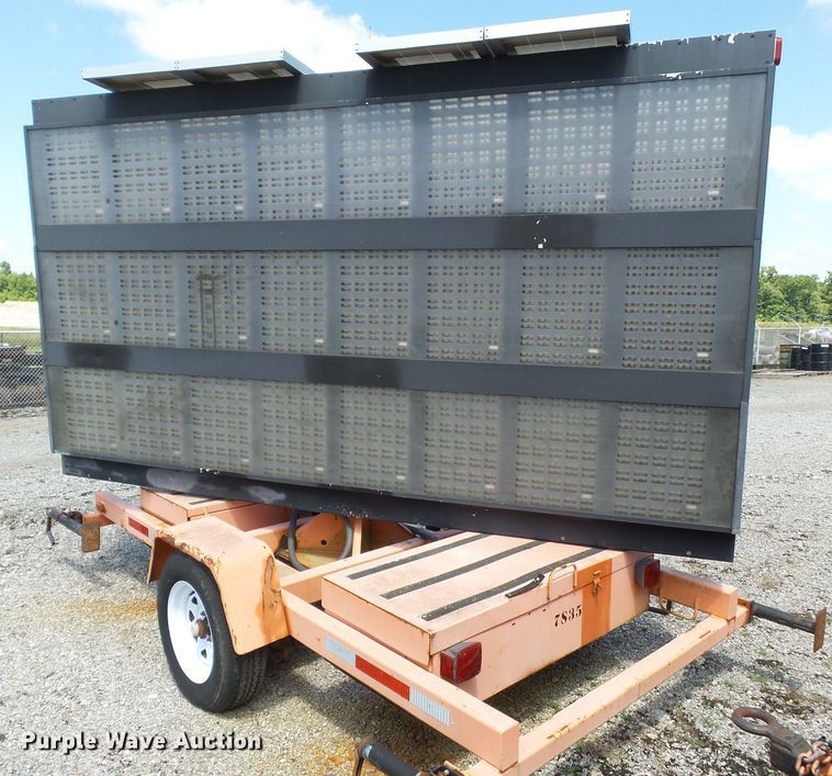 image for item DE7895 2004 American Signal CMST330 message board