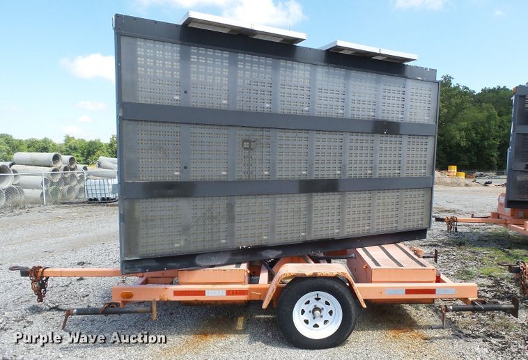 image for item DE7895 2004 American Signal CMST330 message board