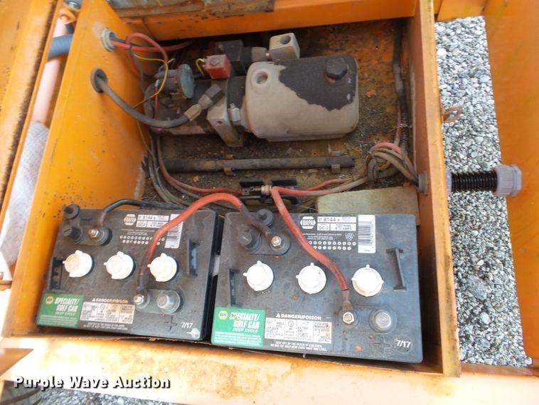 image for item DE7895 2004 American Signal CMST330 message board