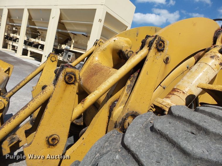 image for item DE7902 1969 Caterpillar 966C wheel loader