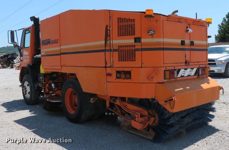 image for item DE8181 1997 Ford CF8000 street sweeper truck