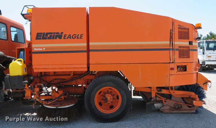 image for item DE8181 1997 Ford CF8000 street sweeper truck