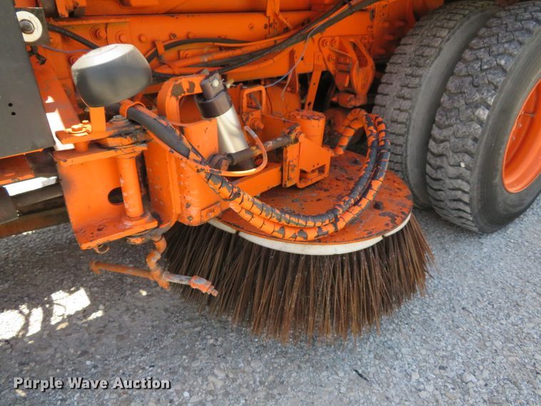 image for item DE8181 1997 Ford CF8000 street sweeper truck