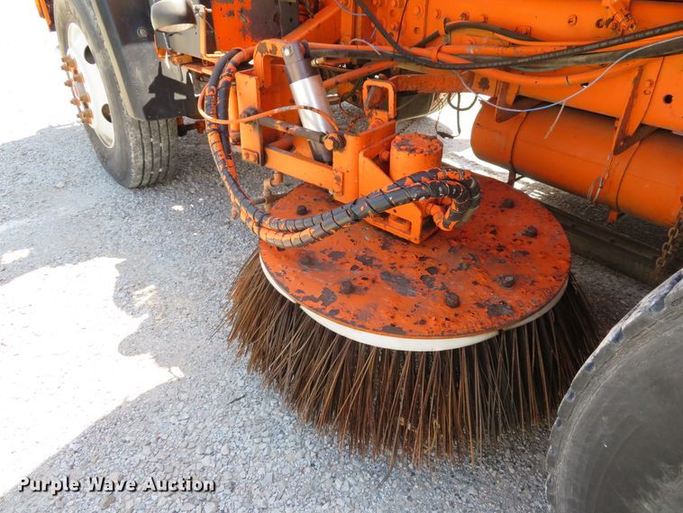 image for item DE8181 1997 Ford CF8000 street sweeper truck