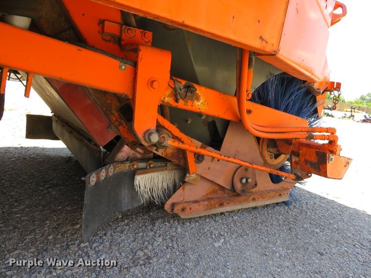 image for item DE8181 1997 Ford CF8000 street sweeper truck