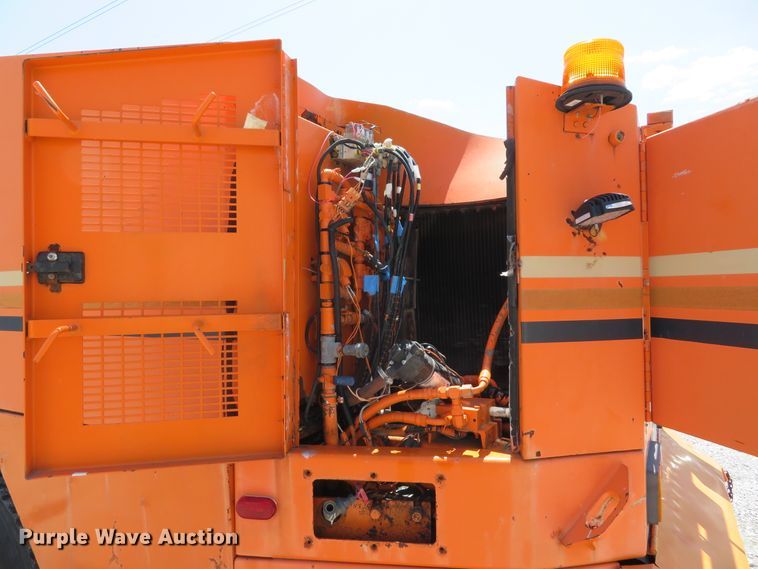 image for item DE8181 1997 Ford CF8000 street sweeper truck