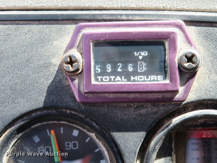 image for item DE8181 1997 Ford CF8000 street sweeper truck