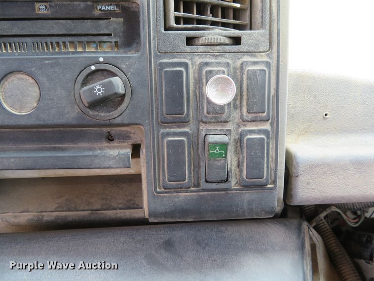 image for item DE8181 1997 Ford CF8000 street sweeper truck