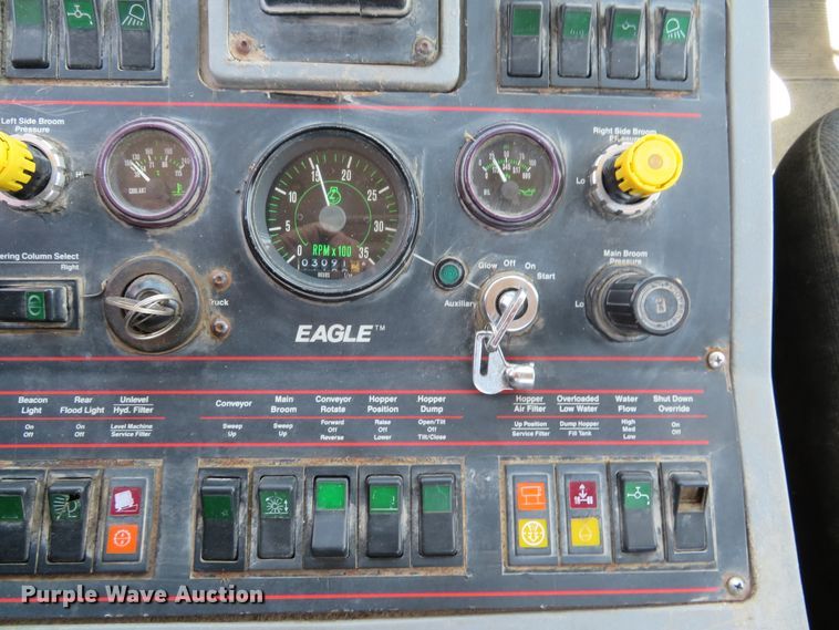 image for item DE8181 1997 Ford CF8000 street sweeper truck