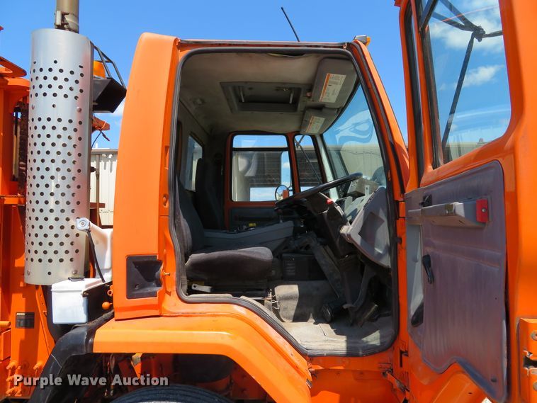 image for item DE8181 1997 Ford CF8000 street sweeper truck