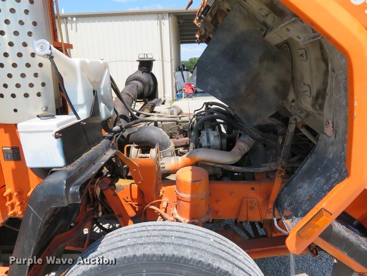 image for item DE8181 1997 Ford CF8000 street sweeper truck
