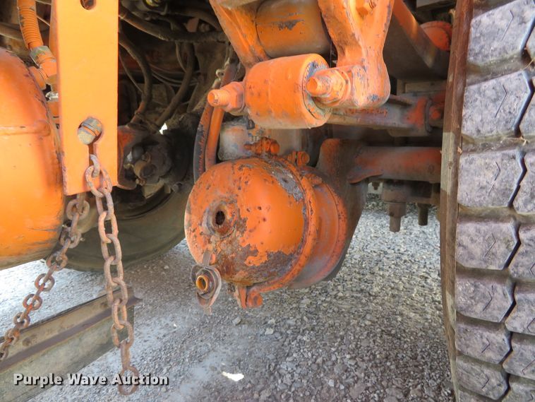 image for item DE8181 1997 Ford CF8000 street sweeper truck