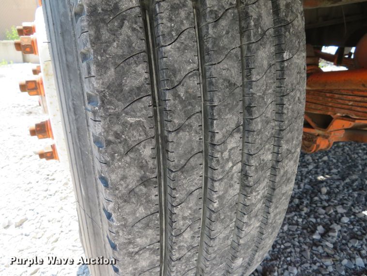 image for item DE8181 1997 Ford CF8000 street sweeper truck