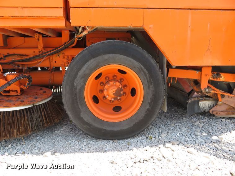 image for item DE8181 1997 Ford CF8000 street sweeper truck