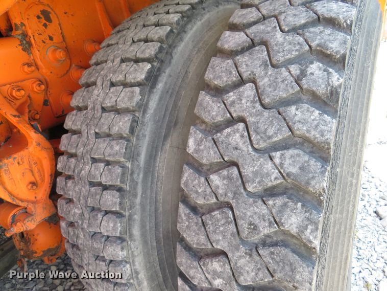 image for item DE8181 1997 Ford CF8000 street sweeper truck