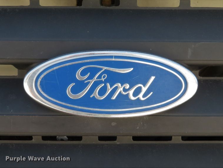 image for item DE8181 1997 Ford CF8000 street sweeper truck