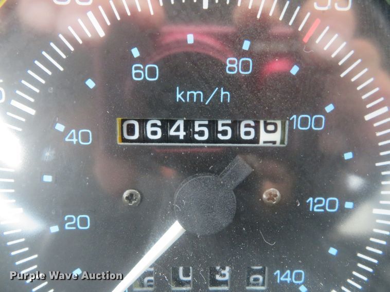 image for item DE8182 2001 Sterling SC8000 street sweeper truck