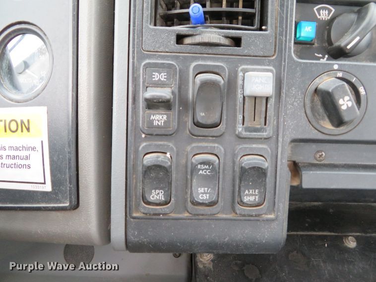 image for item DE8182 2001 Sterling SC8000 street sweeper truck