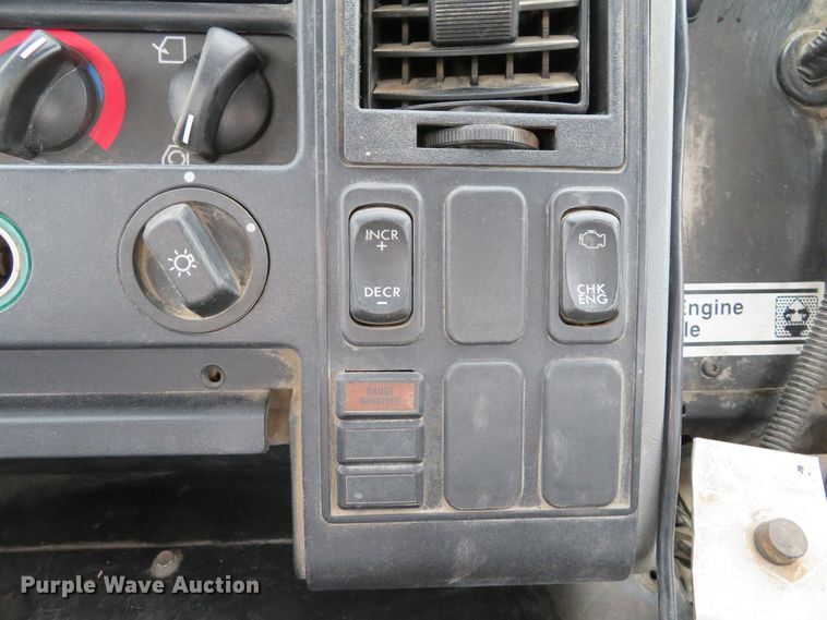 image for item DE8182 2001 Sterling SC8000 street sweeper truck