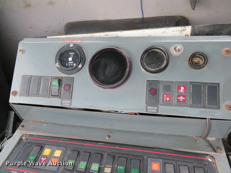 image for item DE8182 2001 Sterling SC8000 street sweeper truck