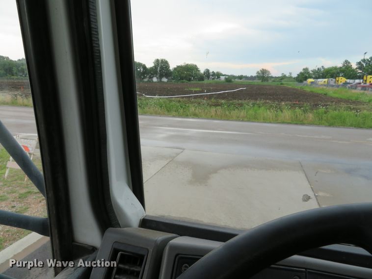 image for item DE8182 2001 Sterling SC8000 street sweeper truck