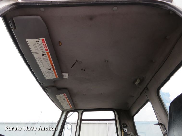 image for item DE8182 2001 Sterling SC8000 street sweeper truck