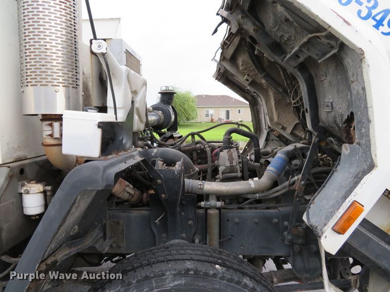 image for item DE8182 2001 Sterling SC8000 street sweeper truck