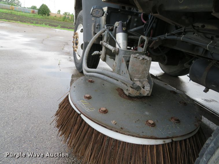 image for item DE8182 2001 Sterling SC8000 street sweeper truck