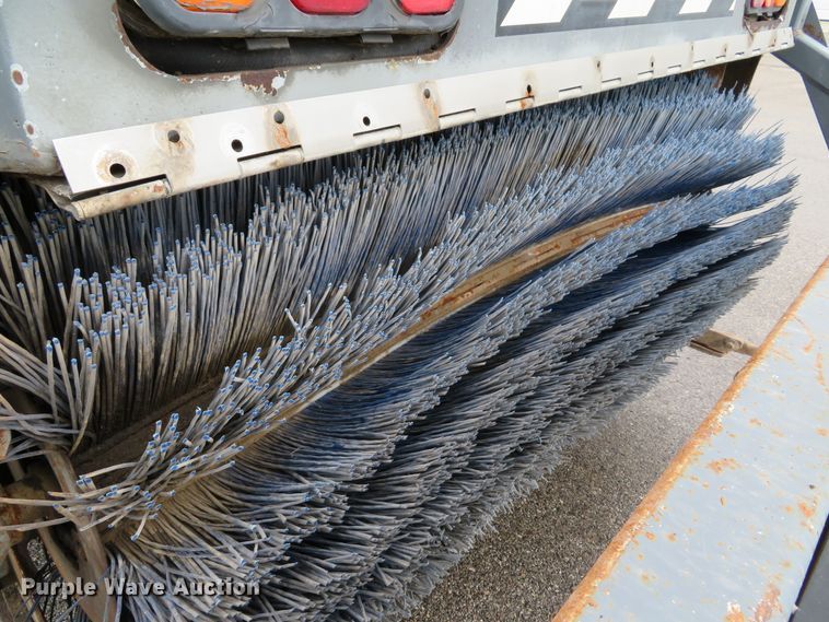 image for item DE8182 2001 Sterling SC8000 street sweeper truck