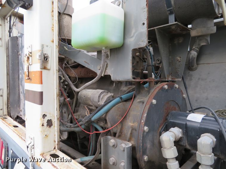 image for item DE8182 2001 Sterling SC8000 street sweeper truck