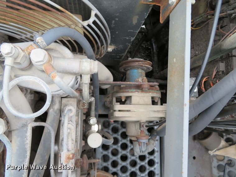 image for item DE8182 2001 Sterling SC8000 street sweeper truck