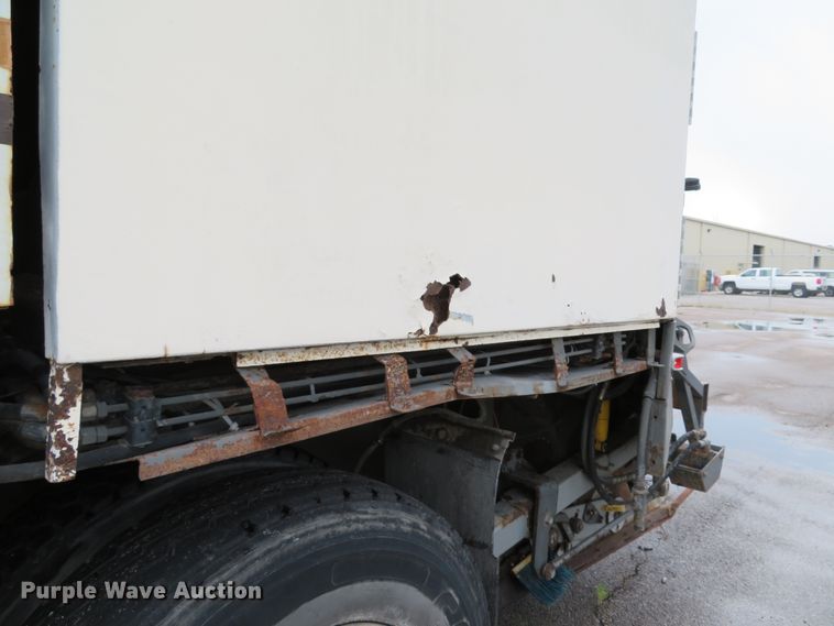 image for item DE8182 2001 Sterling SC8000 street sweeper truck