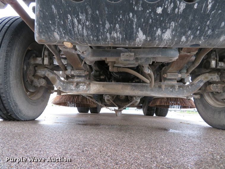 image for item DE8182 2001 Sterling SC8000 street sweeper truck