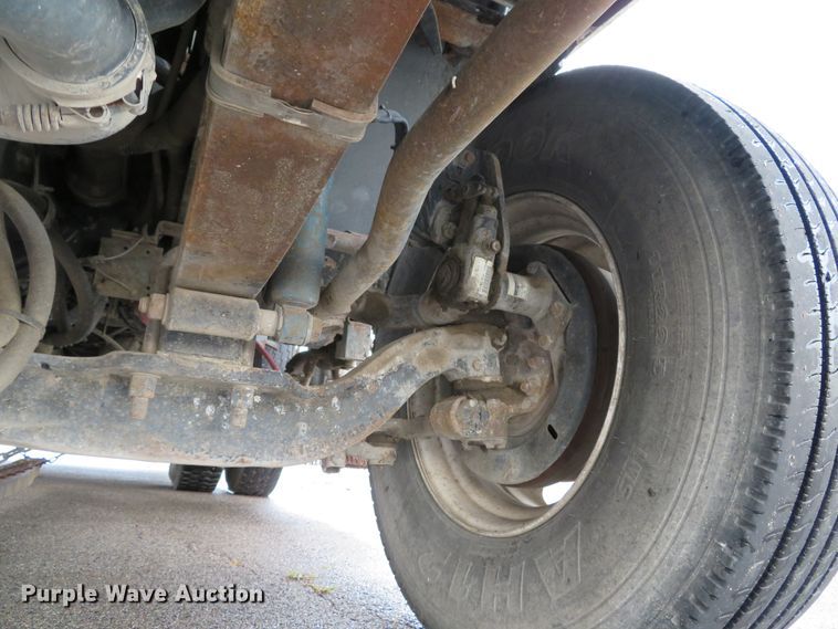 image for item DE8182 2001 Sterling SC8000 street sweeper truck