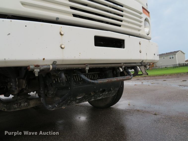 image for item DE8182 2001 Sterling SC8000 street sweeper truck