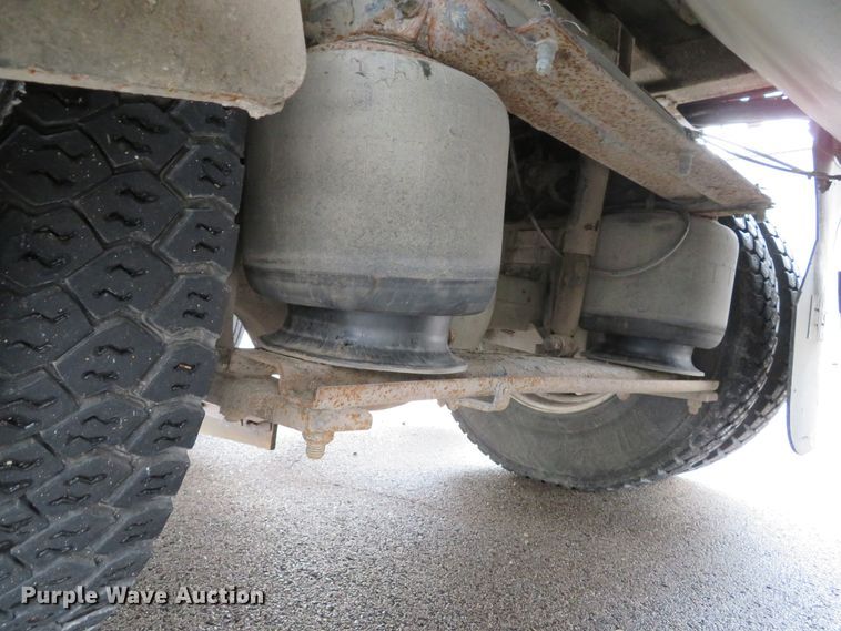 image for item DE8182 2001 Sterling SC8000 street sweeper truck