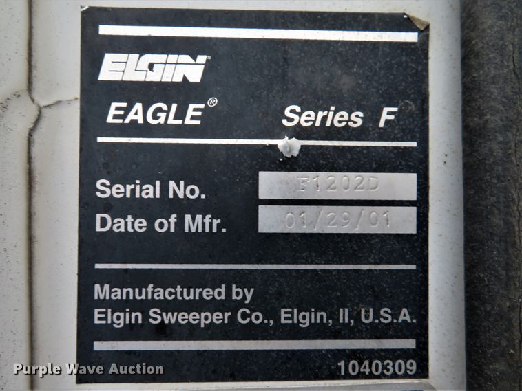 image for item DE8182 2001 Sterling SC8000 street sweeper truck