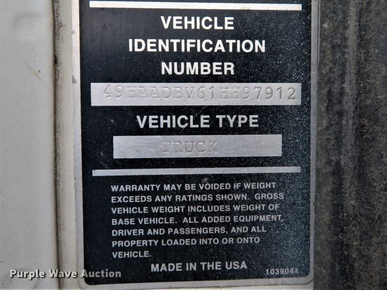 image for item DE8182 2001 Sterling SC8000 street sweeper truck