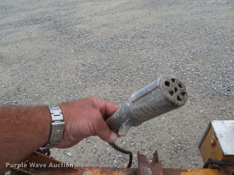 image for item DE8193 1996 Butler LT-1014 tilt deck utility trailer