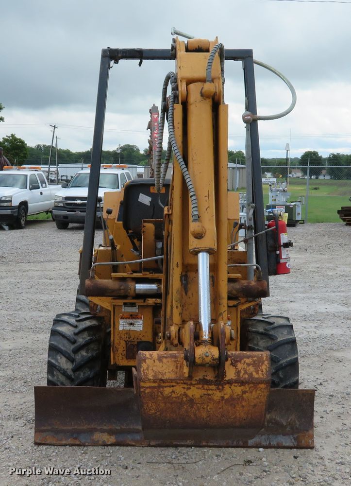 image for item DE8195 1997 Case 360 trencher