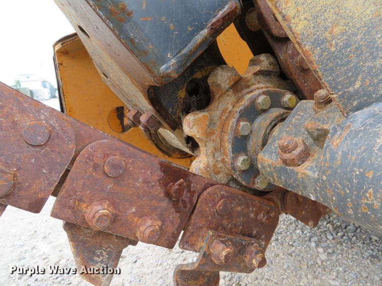 image for item DE8195 1997 Case 360 trencher