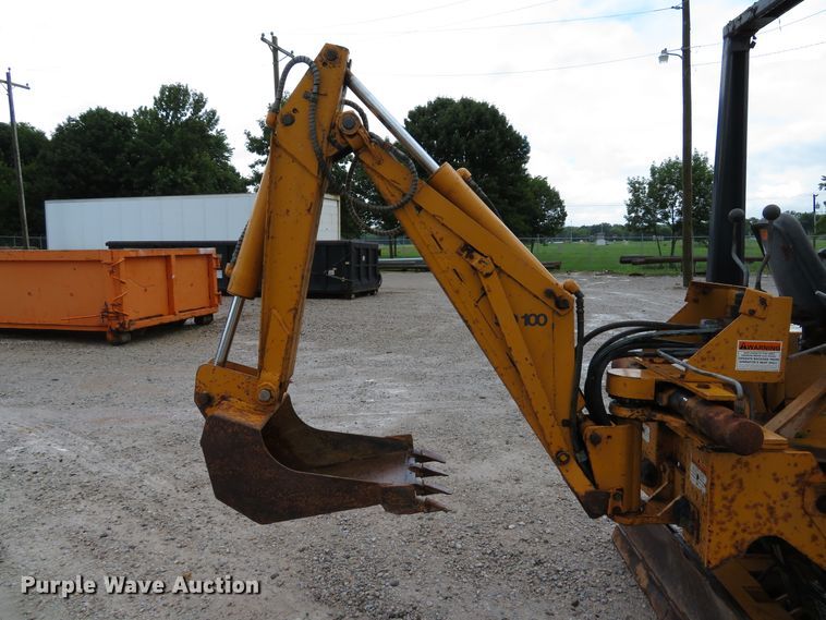 image for item DE8195 1997 Case 360 trencher