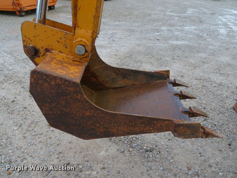image for item DE8195 1997 Case 360 trencher