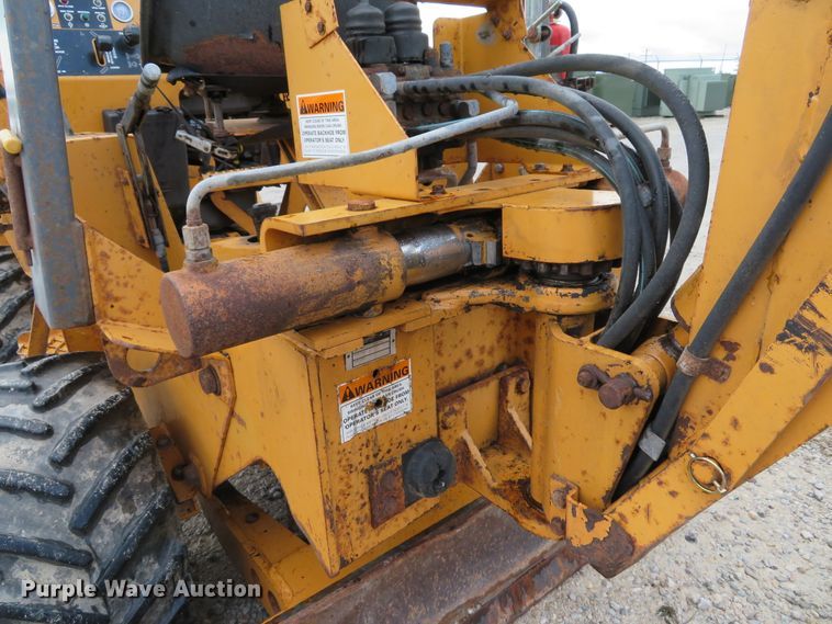image for item DE8195 1997 Case 360 trencher