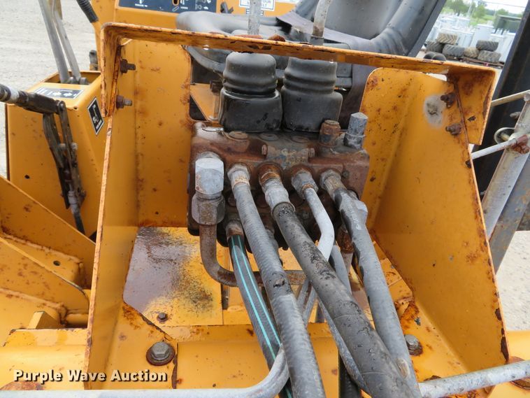 image for item DE8195 1997 Case 360 trencher