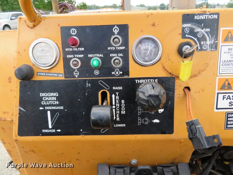 image for item DE8195 1997 Case 360 trencher